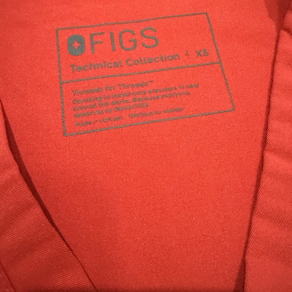 Figs Technical Collection Scrub Top In Red Extra Small - Picture 3 of 7